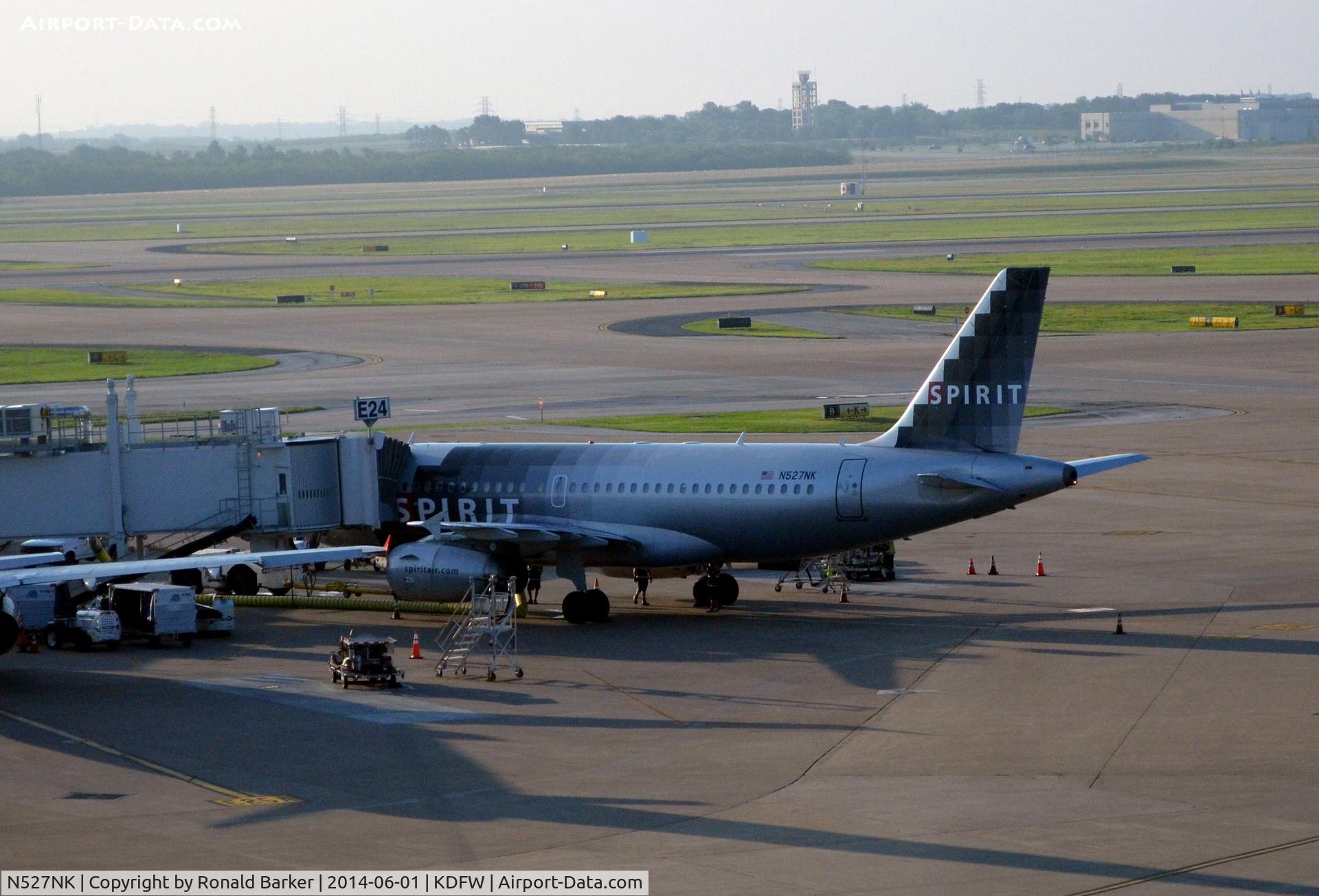 N527NK, 2007 Airbus A319-132 C/N 2978, Gate E24 DFW