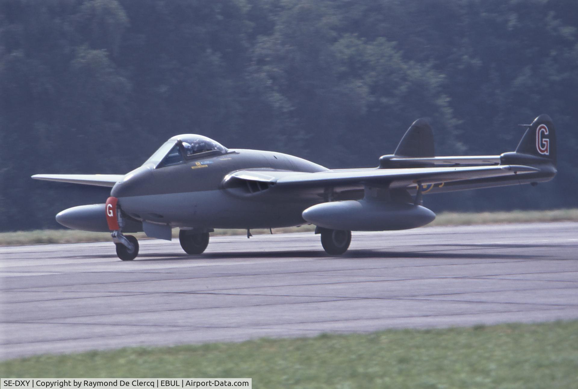 SE-DXY, 1952 De Havilland DH-100 Vampire FB.6 C/N 693, At the Ursel airshow in july 1995.