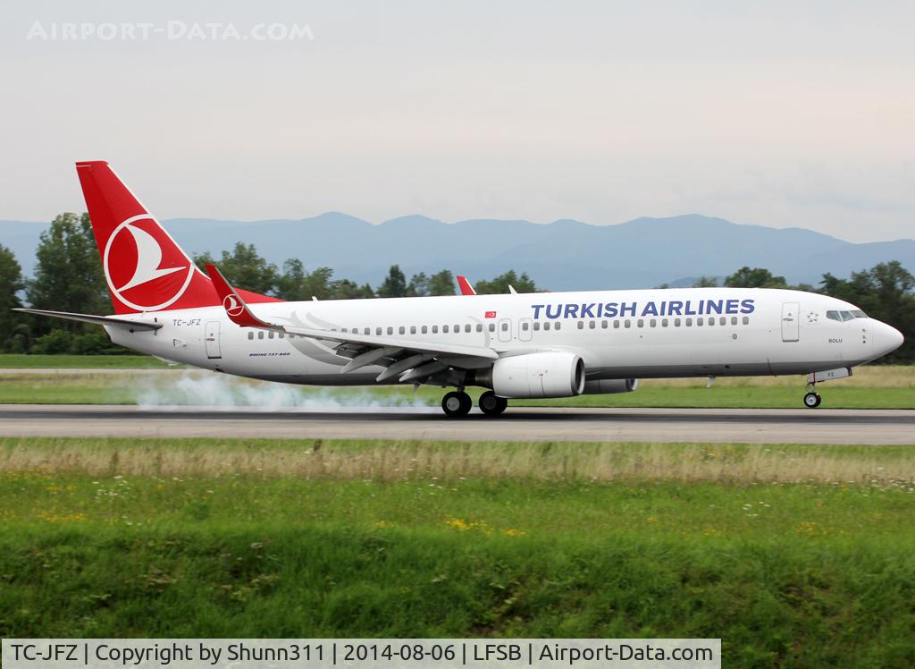 TC-JFZ, 2000 Boeing 737-8F2 C/N 29784, Landing rwy 16 in new c/s