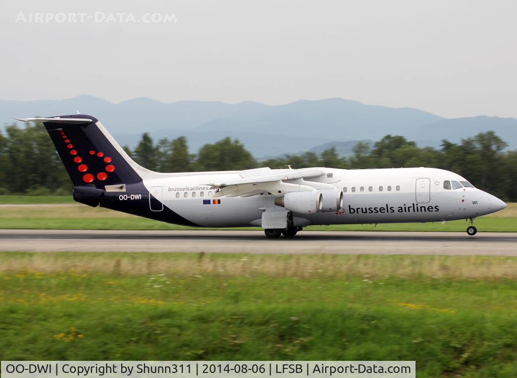 OO-DWI, 1999 British Aerospace Avro 146-RJ100 C/N E3342, Landing rwy 16