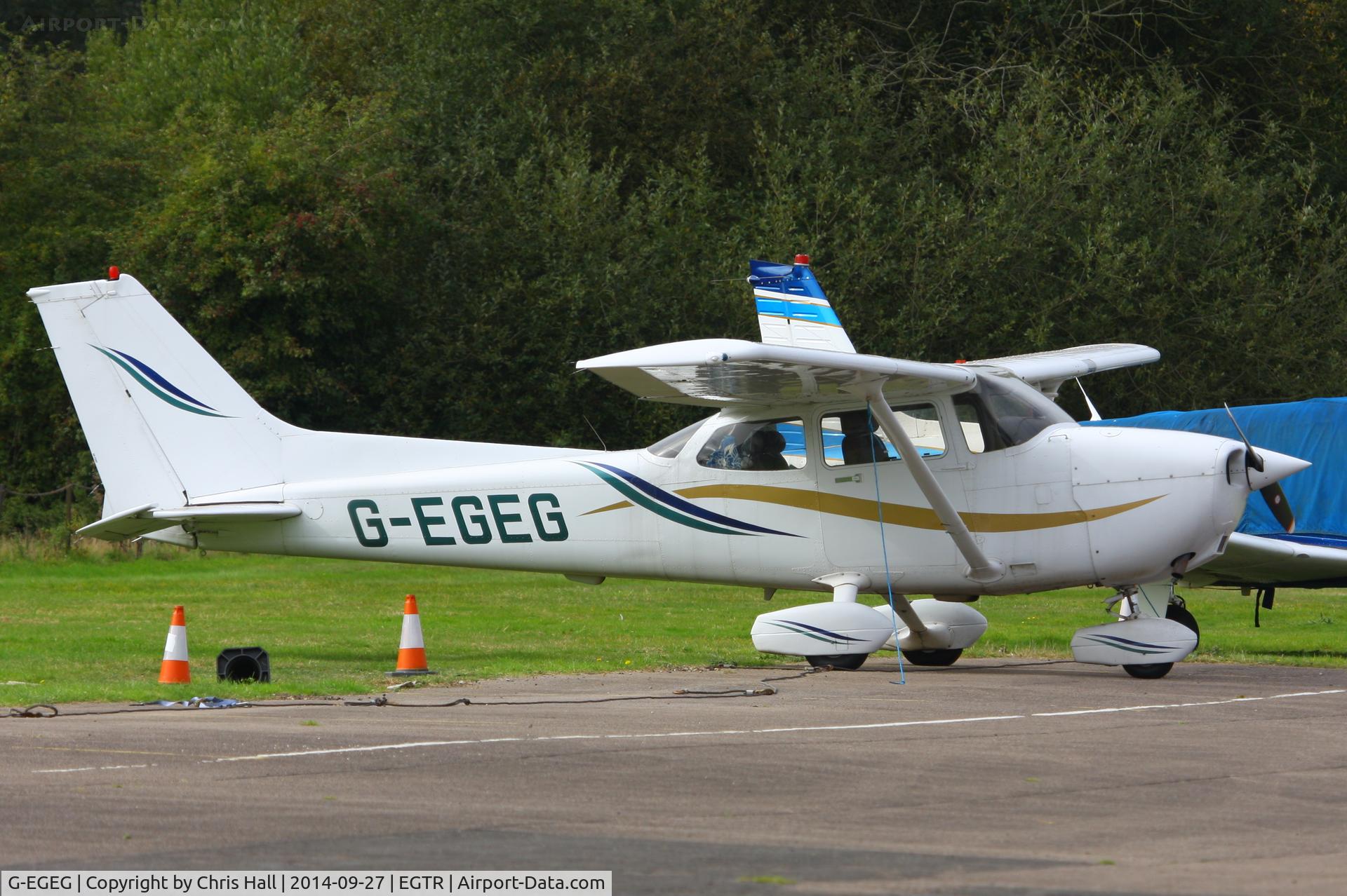 G-EGEG, 2000 Cessna 172R C/N 17280894, Elstree resident