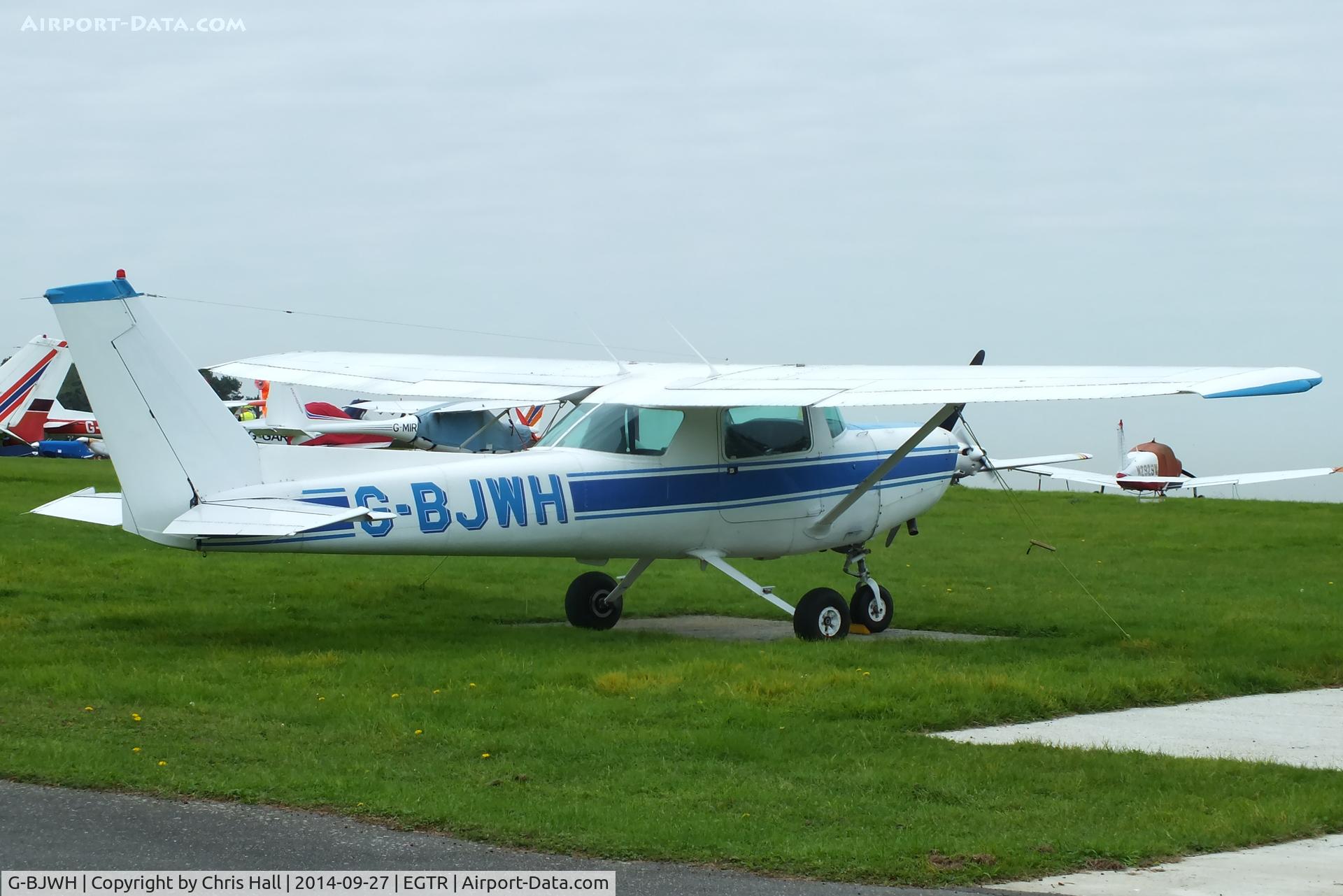G-BJWH, 1982 Reims F152 C/N 1919, Elstree resident