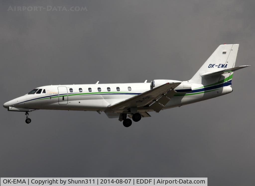 OK-EMA, 2009 Cessna 680 Citation Sovereign C/N 680-0279, Landing rwy 25L