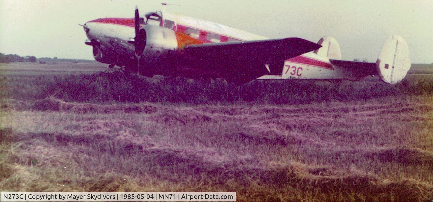N273C, 1945 Beech D18S C/N A-27, At the end of the runway waiting to fly jumpers. Crashed the day it flew out to get a inspection.