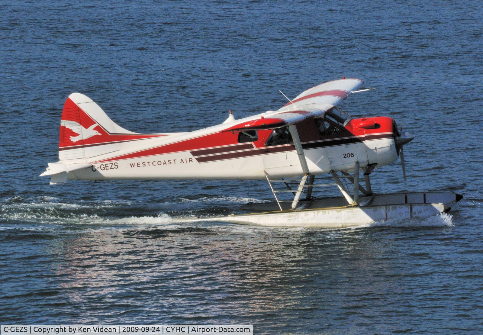 C-GEZS, 1958 De Havilland Canada DHC-2 Beaver Mk.1 C/N 1277, Taxiing in at Vancouver harbour.