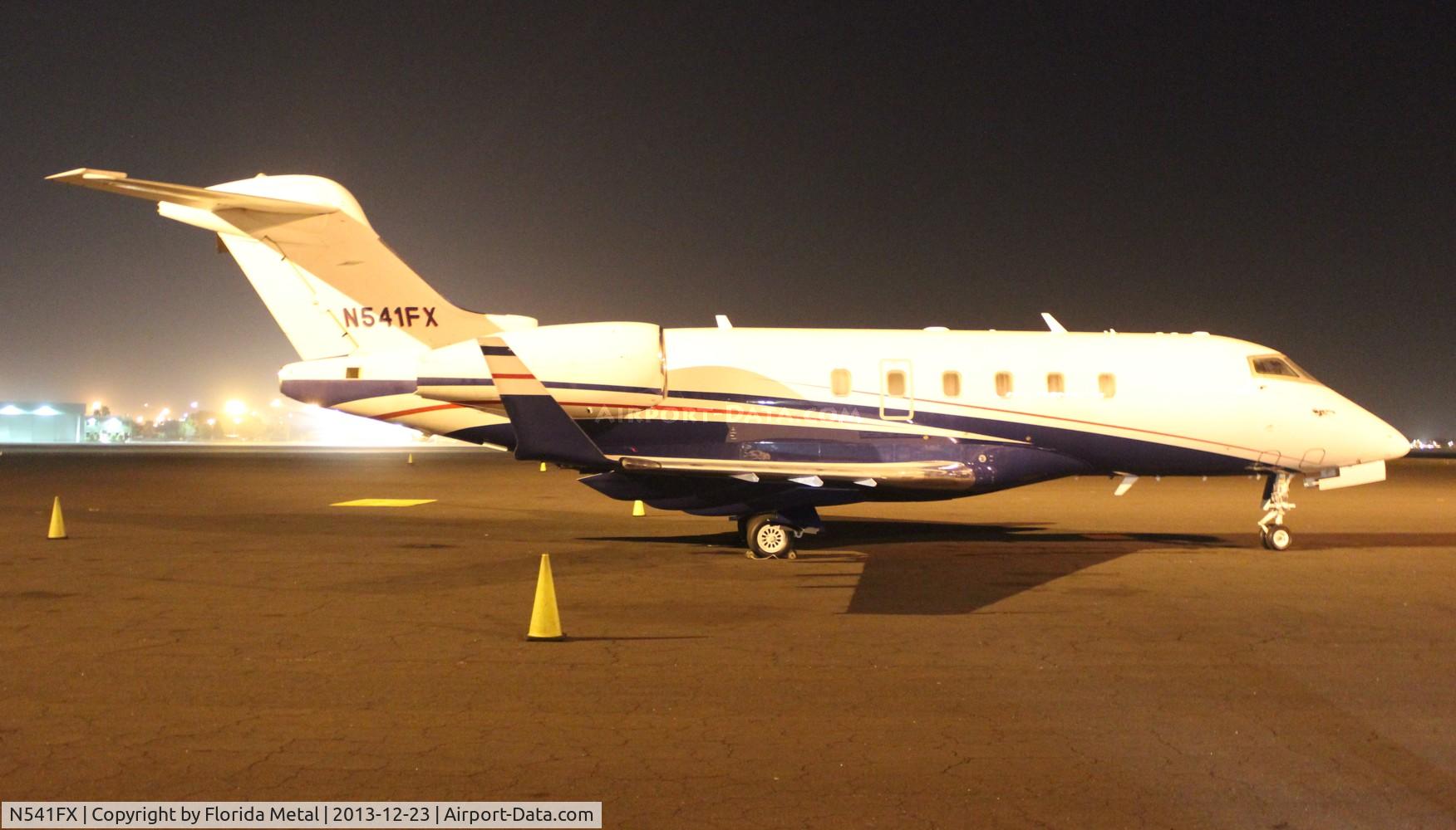N541FX, 2008 Bombardier Challenger 300 (BD-100-1A10) C/N 20211, Flexjet Challenger 300