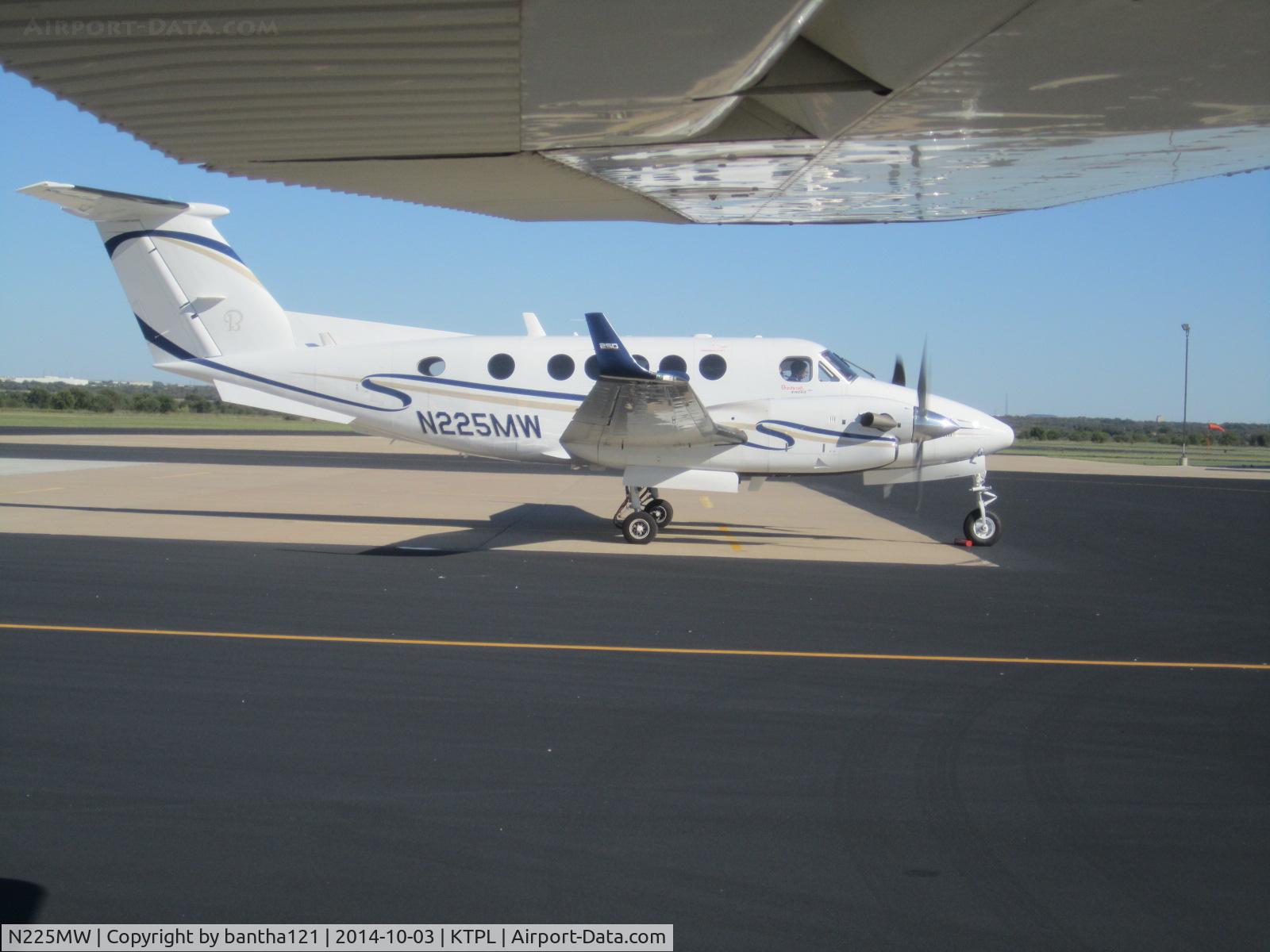 N225MW, 2013 Beechcraft B200GT King Air C/N BY-185, Taken from Cessna 172C at KTPL.
