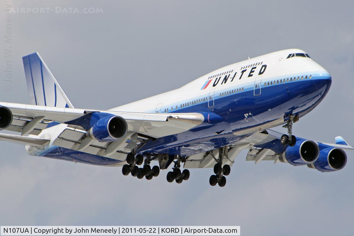 N107UA, 1998 Boeing 747-422 C/N 26900, Final approach to ORD's runway 14R