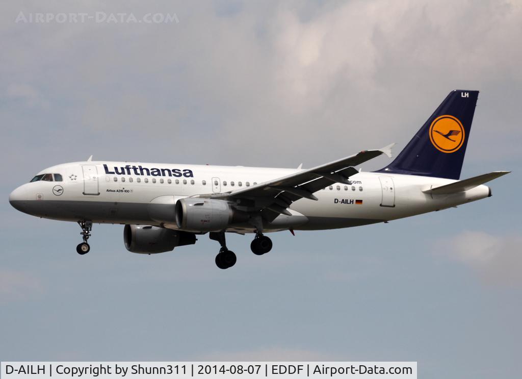 D-AILH, 1997 Airbus A319-114 C/N 641, Landing rwy 25L