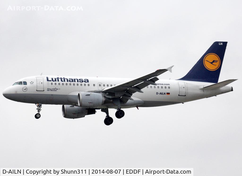D-AILN, 1997 Airbus A319-114 C/N 700, Landing rwy 25L