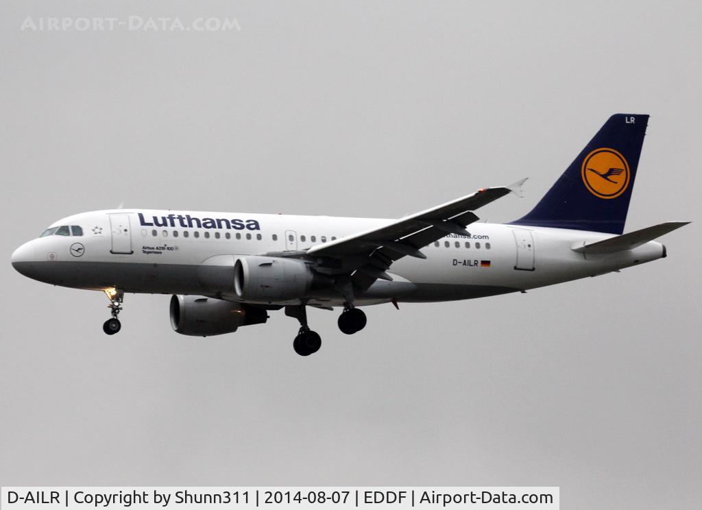 D-AILR, 1997 Airbus A319-114 C/N 723, Landing rwy 25L