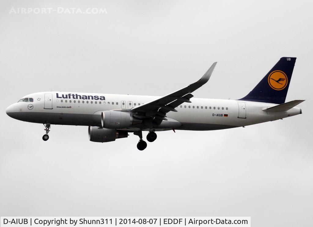 D-AIUB, 2014 Airbus A320-214 C/N 5972, Landing rwy 25L