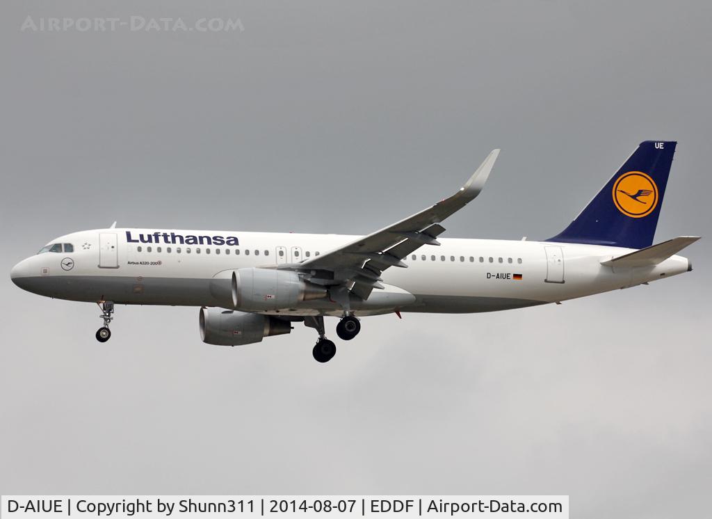 D-AIUE, 2014 Airbus A320-214 C/N 6092, Landing rwy 25L
