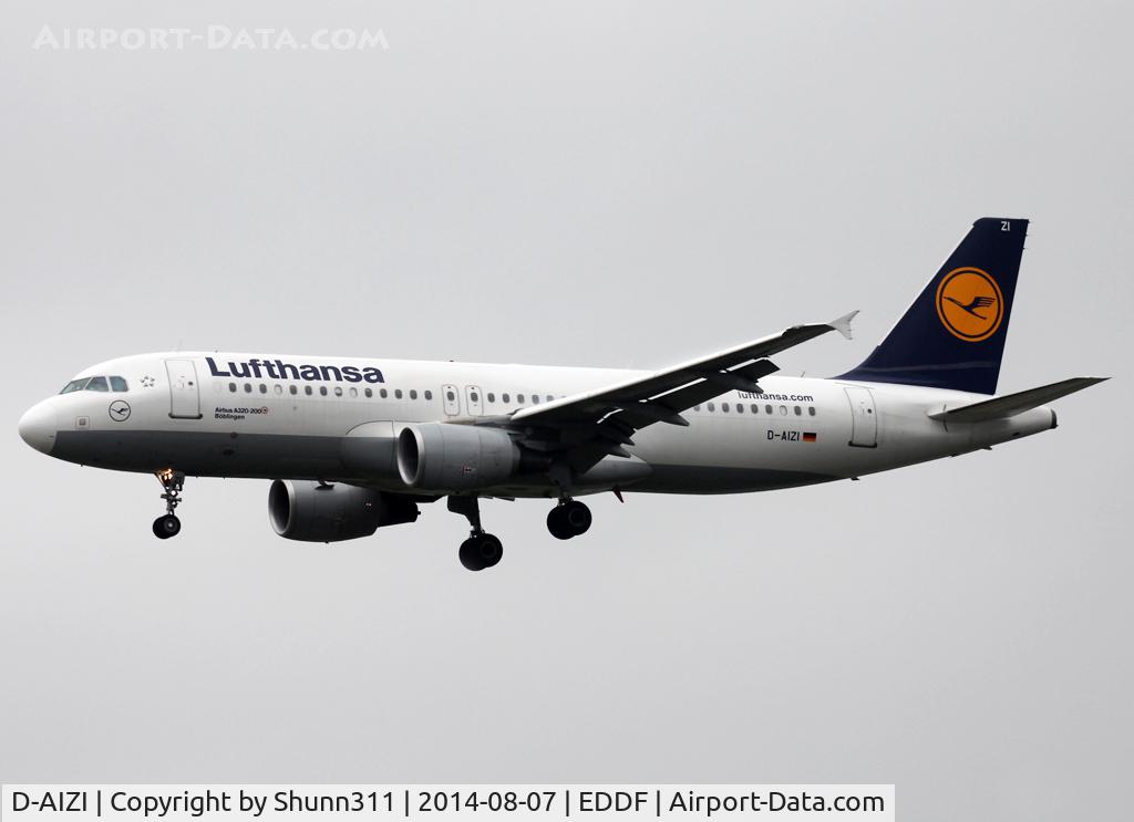 D-AIZI, 2010 Airbus A320-214 C/N 4398, Landing rwy 25L