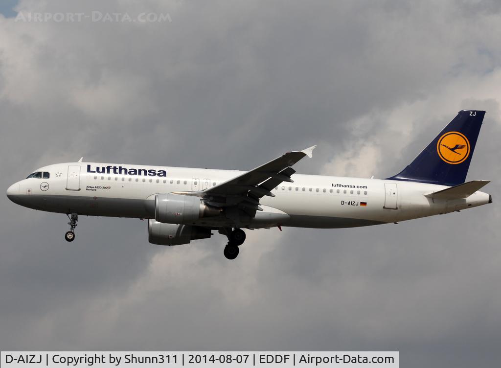 D-AIZJ, 2010 Airbus A320-214 C/N 4449, Landing rwy 25L