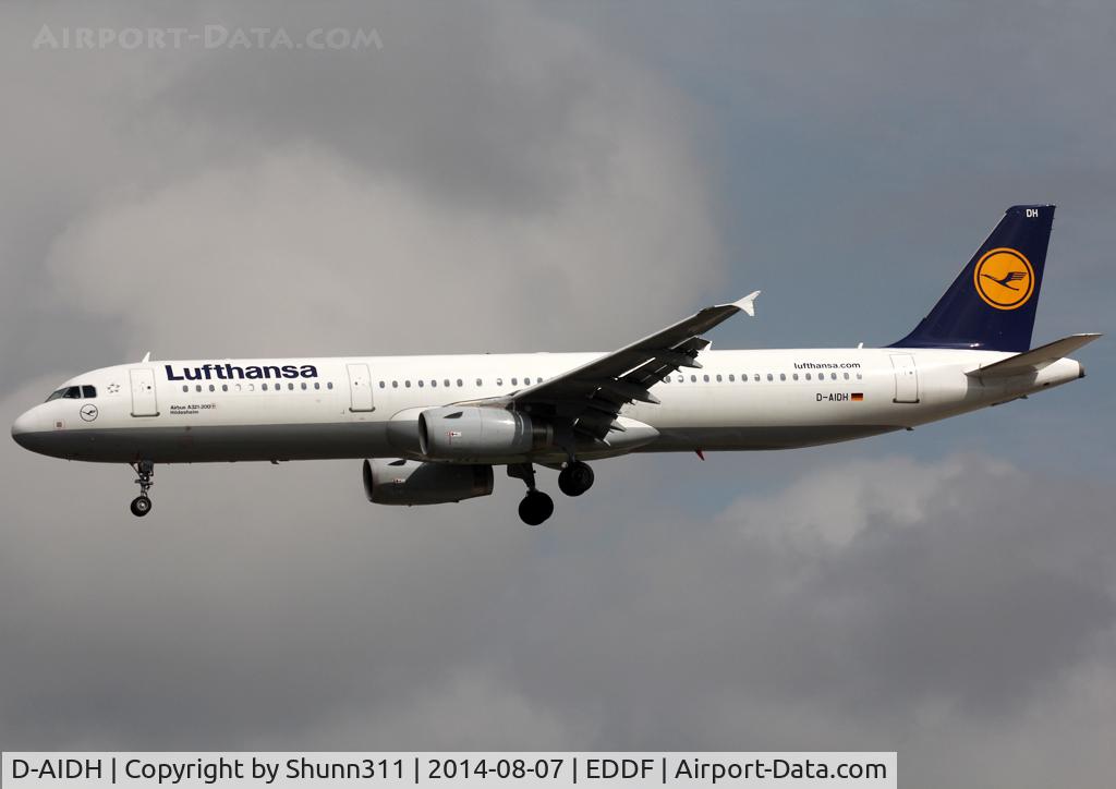 D-AIDH, 2011 Airbus A321-231 C/N 4710, Landing rwy 25L