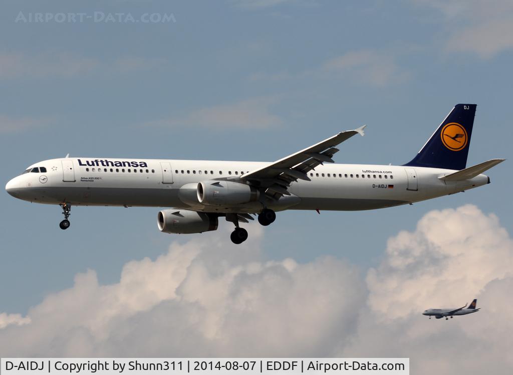 D-AIDJ, 2011 Airbus A321-231 C/N 4792, Landing rwy 25L