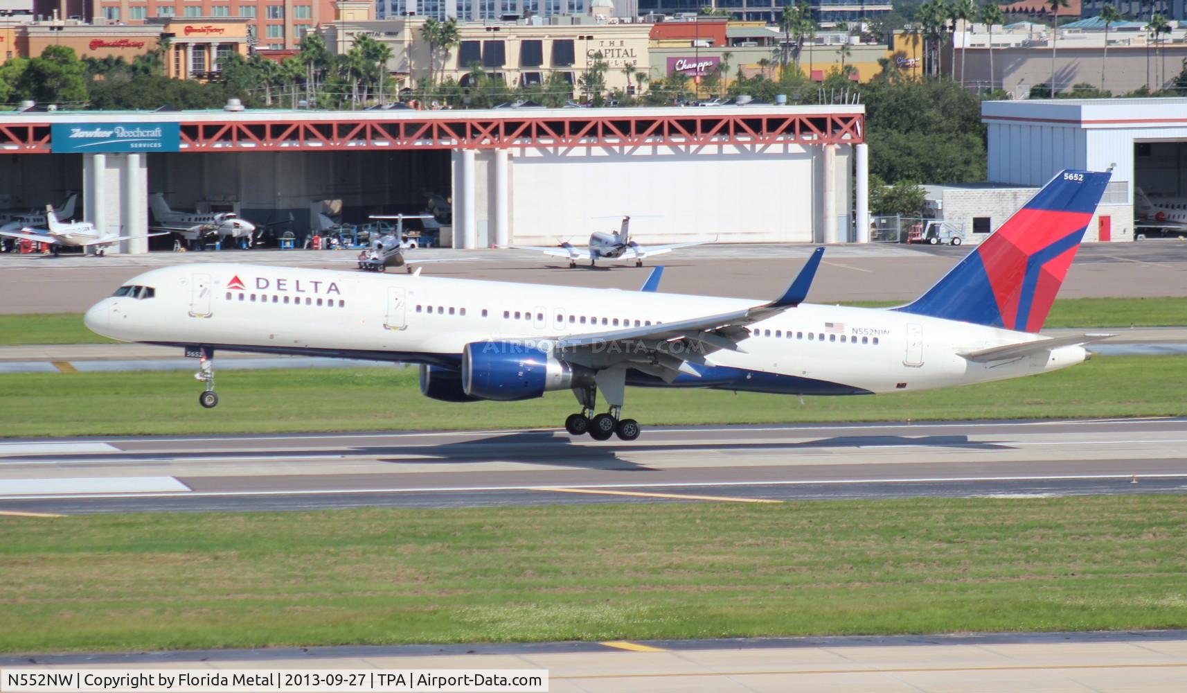 N552NW, 2001 Boeing 757-251 C/N 26499, Delta 757-200