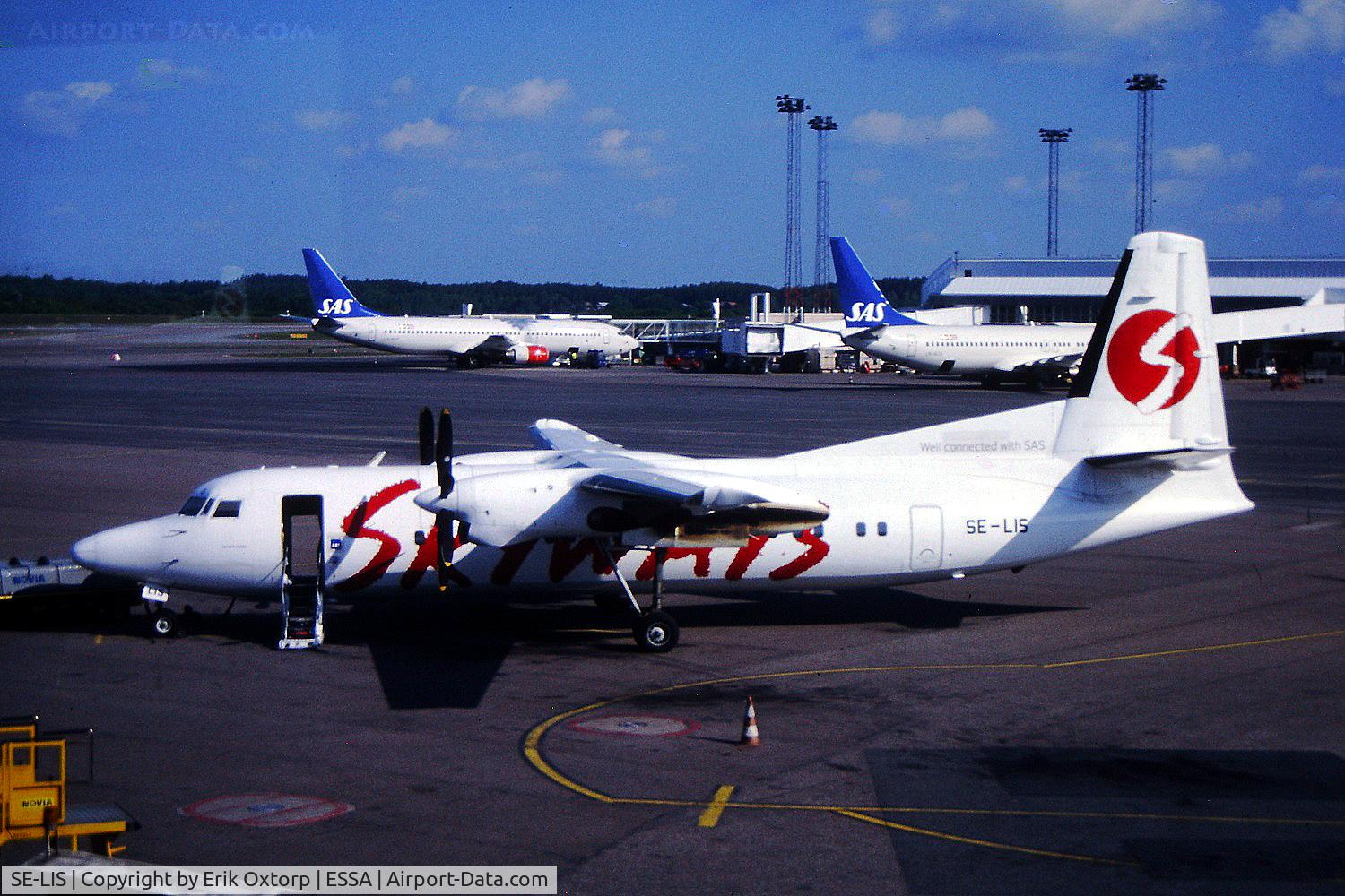 SE-LIS, 1989 Fokker 50 C/N 20152, SE-LIS in ARN 2001-06
