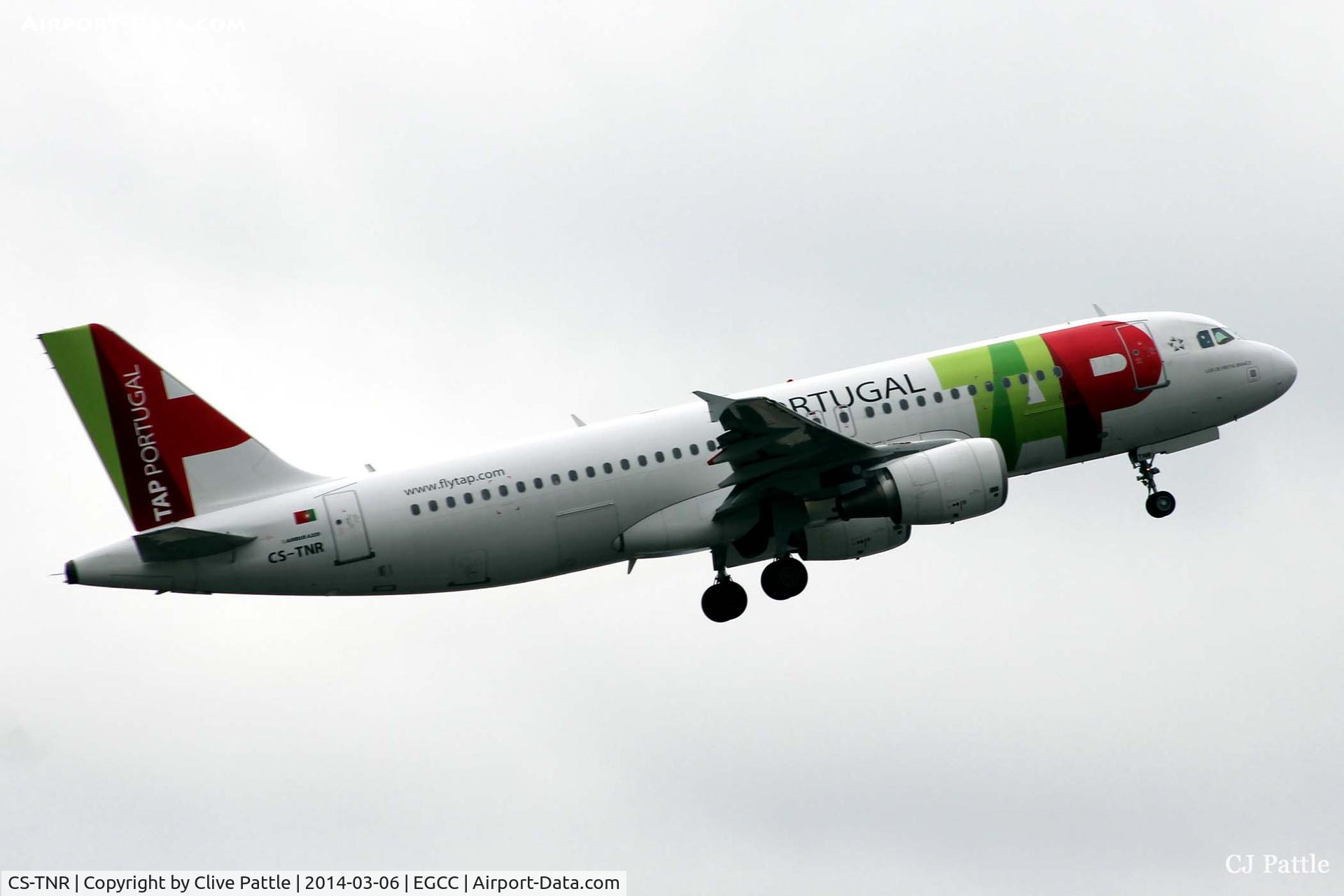 CS-TNR, 2009 Airbus A320-214 C/N 3883, Manchester take-off action