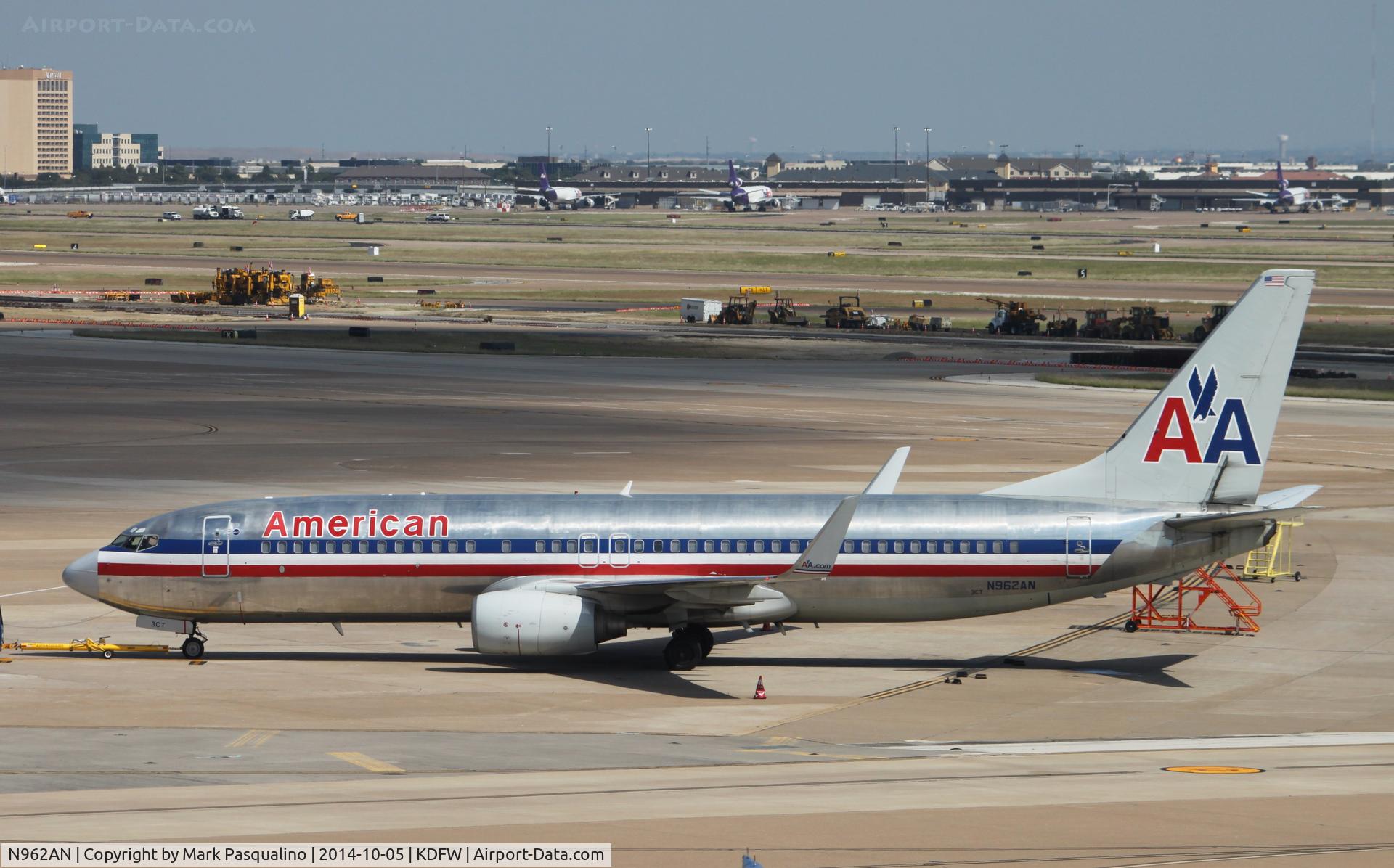 N962AN, 2001 Boeing 737-823 C/N 30858, Boeing 737-800