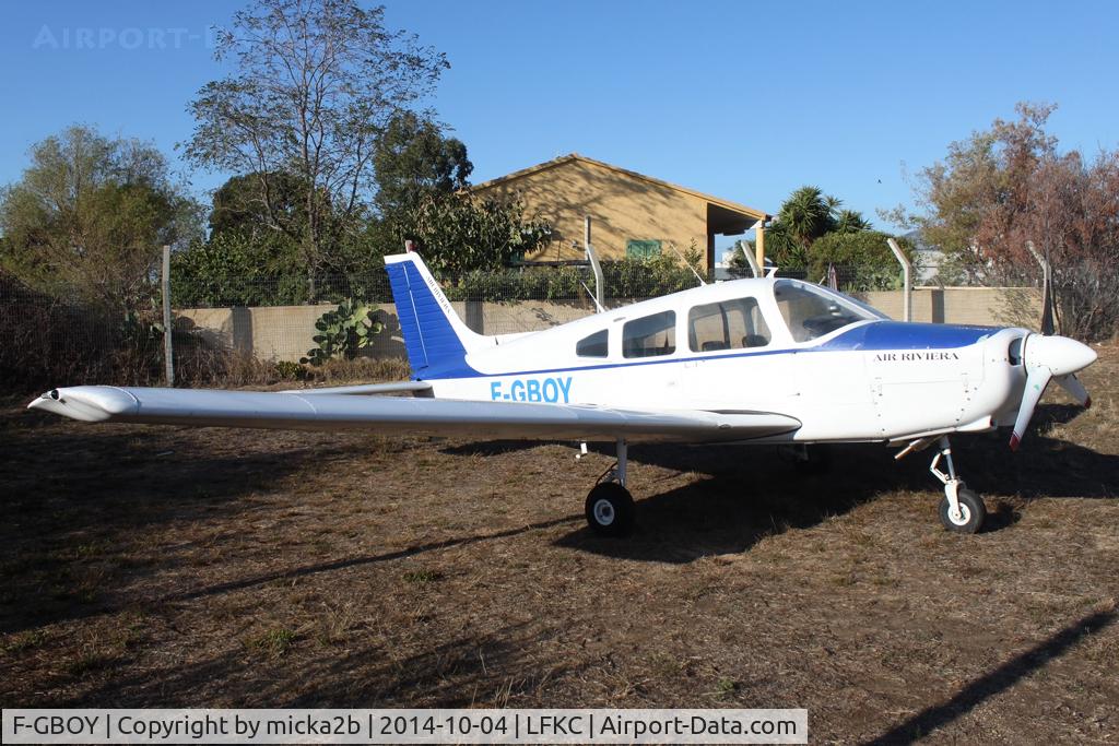 F-GBOY, Piper PA-28-161 Warrior II C/N 287916494, Parked