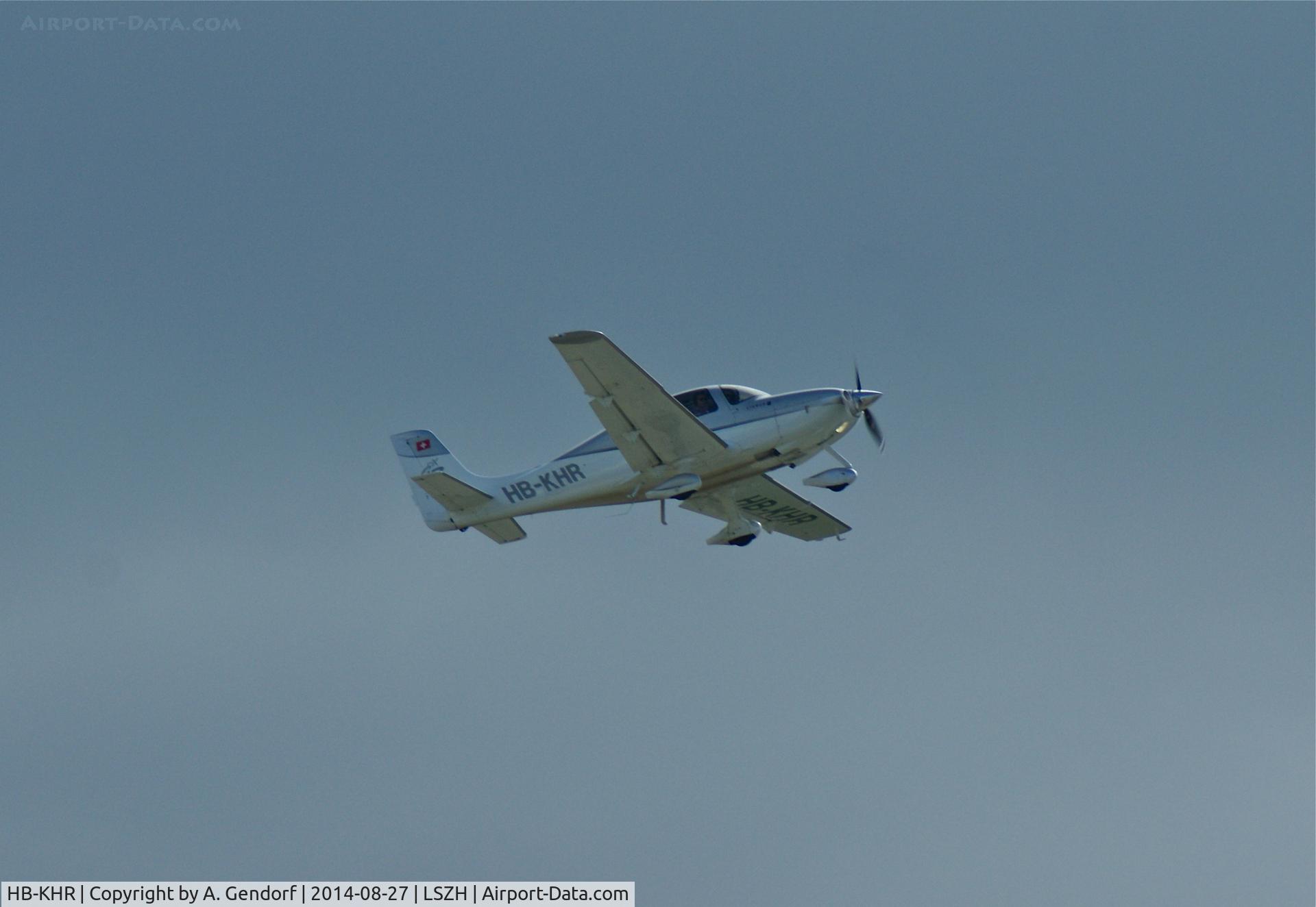 HB-KHR, 2008 Cirrus SR22 G3 GTS Turbo C/N 2973, Is here climbing out RWY 28 at Zürich-Kloten(LSZH)