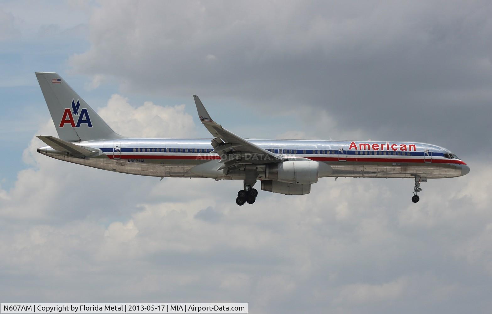 N607AM, 1996 Boeing 757-223 C/N 27058, American