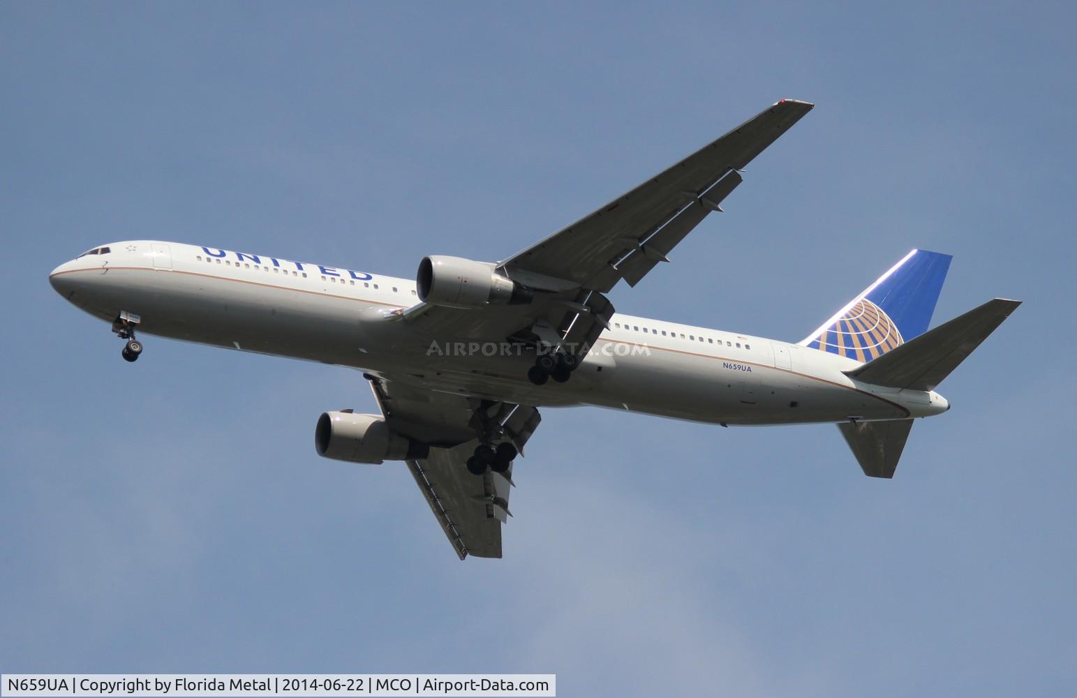 N659UA, 1993 Boeing 767-322 C/N 27114, United 767-300