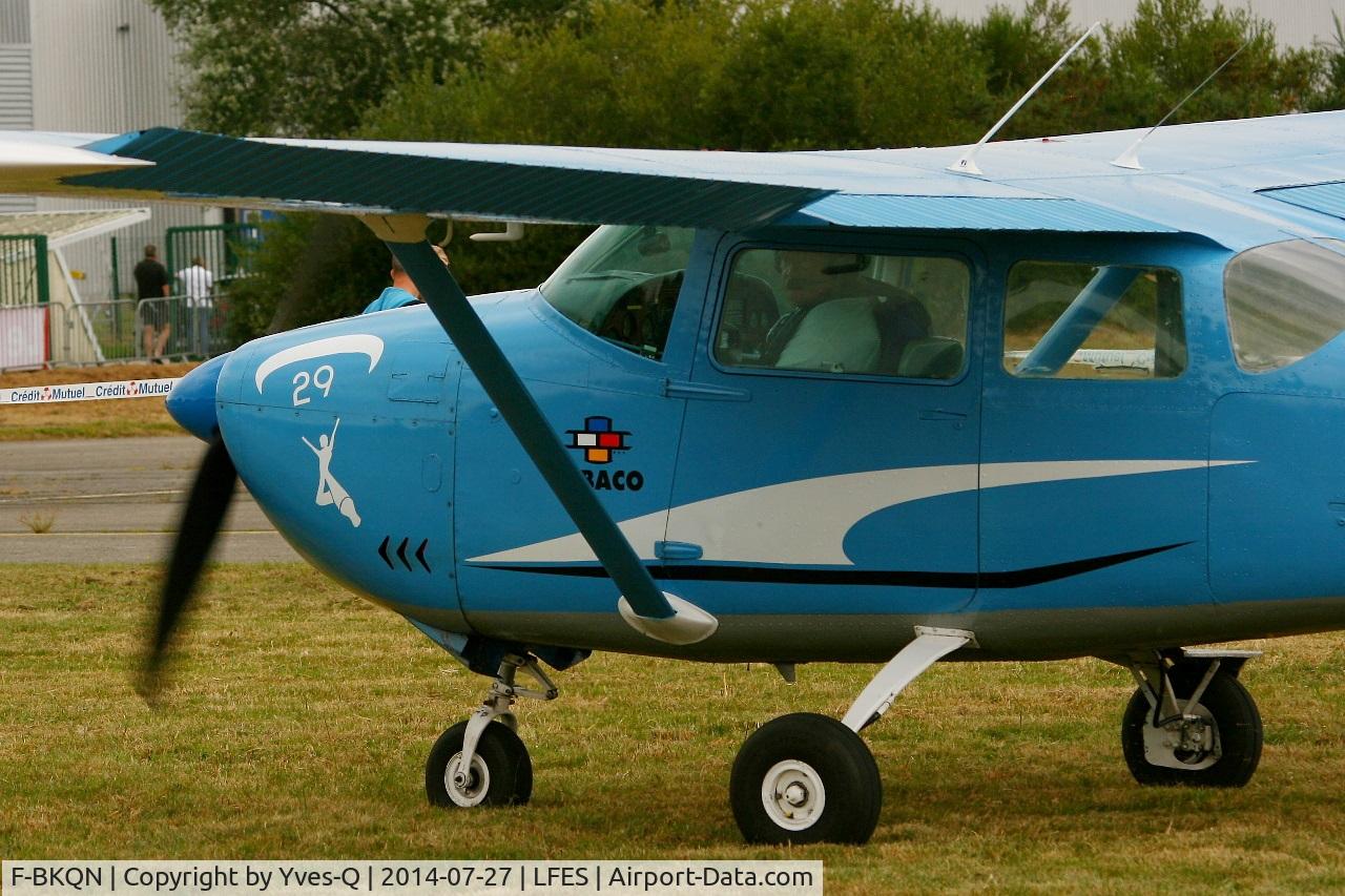 F-BKQN, Cessna 182F Skylane C/N 18254493, Cessna 182F Skylane, Guiscriff airfield (LFES) open day 2014