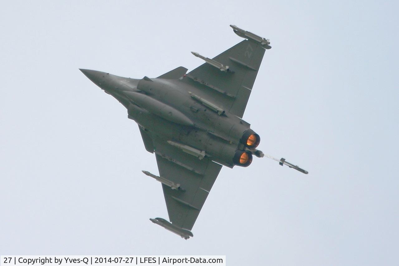27, 2011 Dassault Rafale M C/N 27, French naval aviation Dassault Rafale M, Solo display, Guiscriff airfield (LFES) open day 2014