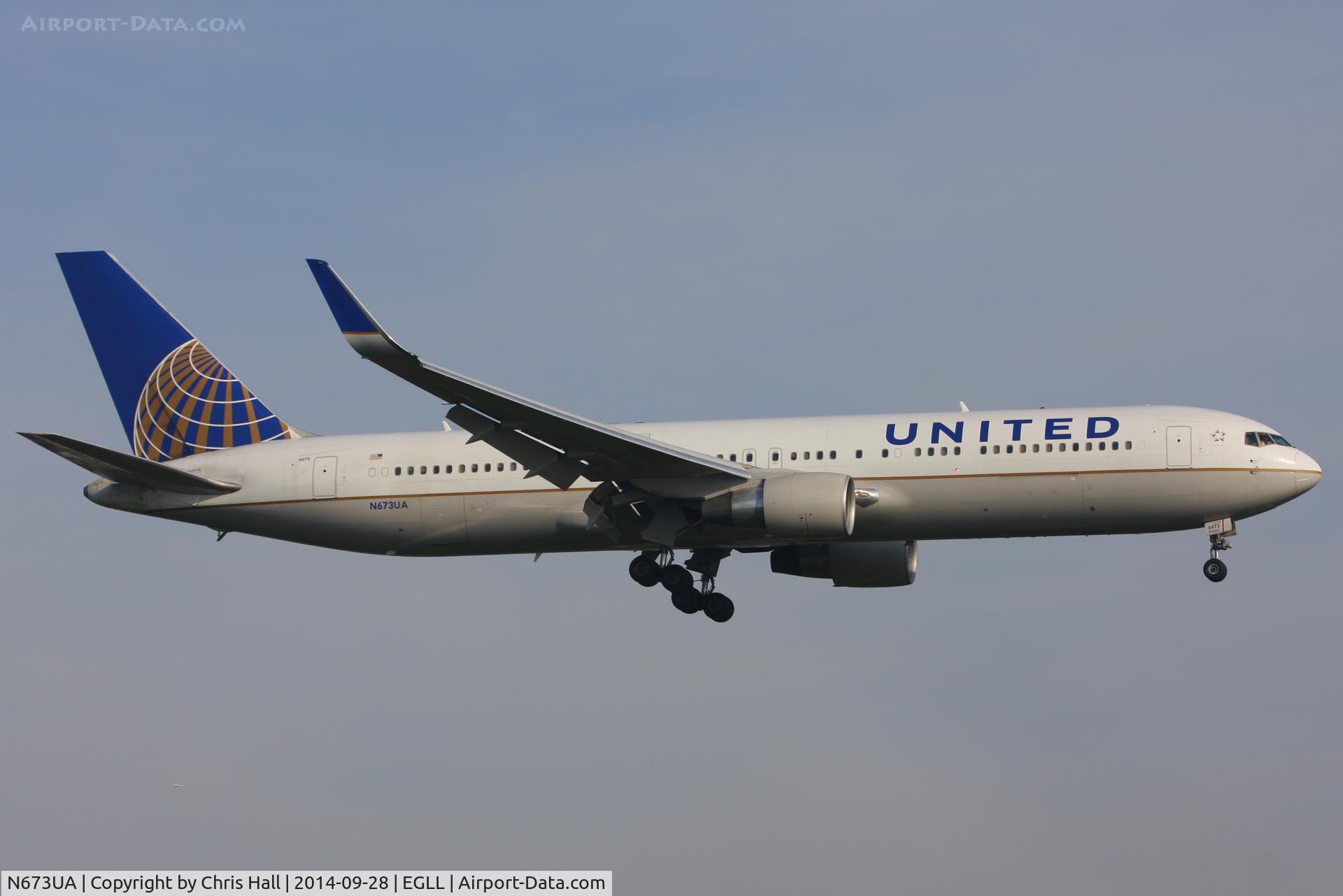 N673UA, 2000 Boeing 767-322 C/N 29241, United