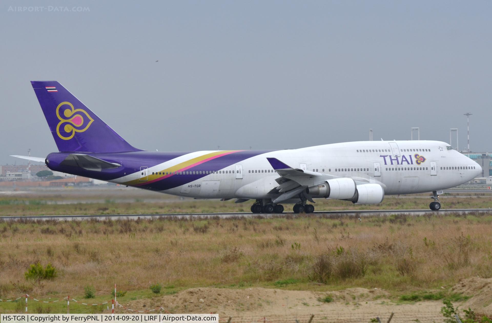 HS-TGR, 1995 Boeing 747-4D7 C/N 27723, Thai B744 taking-off