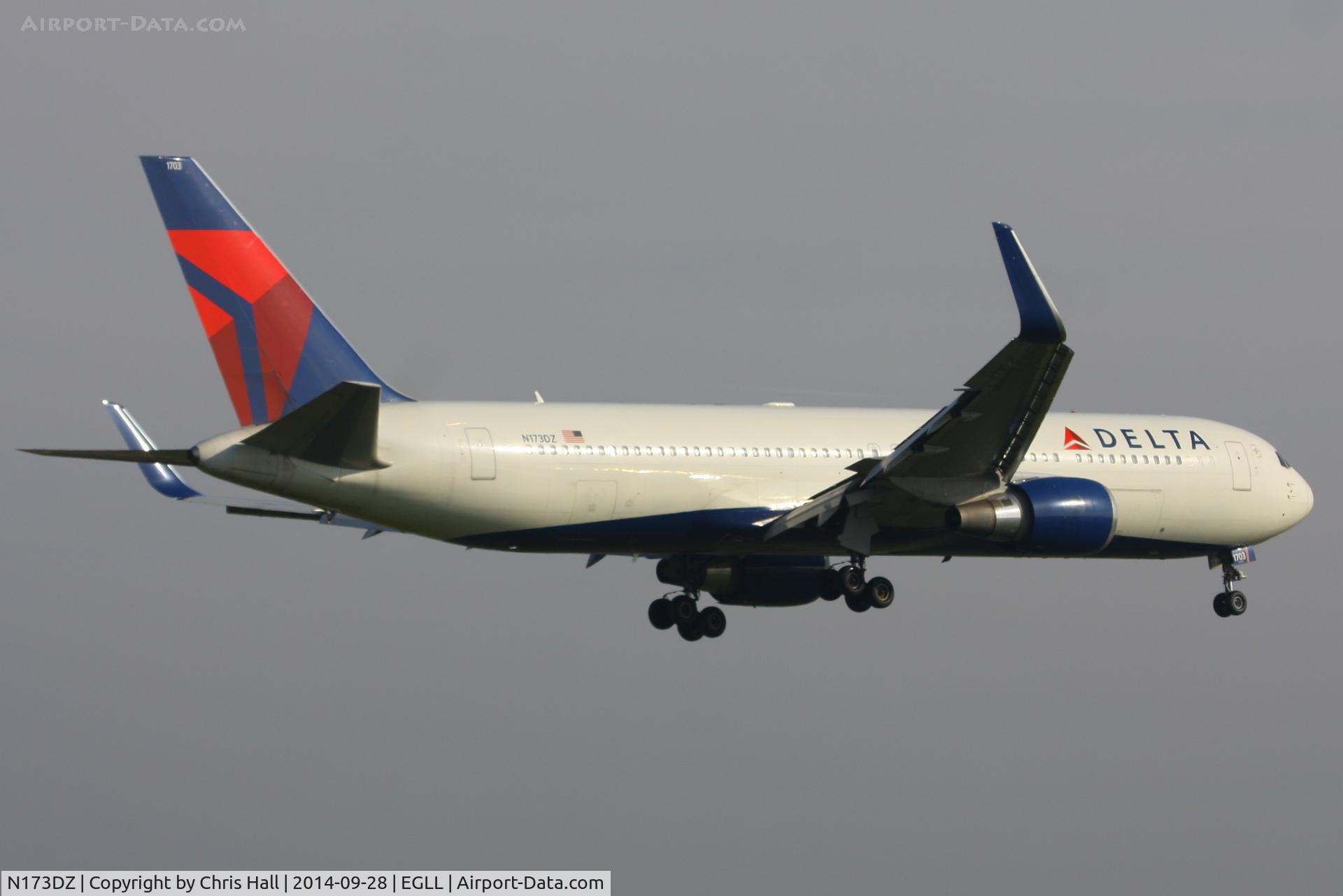 N173DZ, 1998 Boeing 767-332ER C/N 29692, Delta