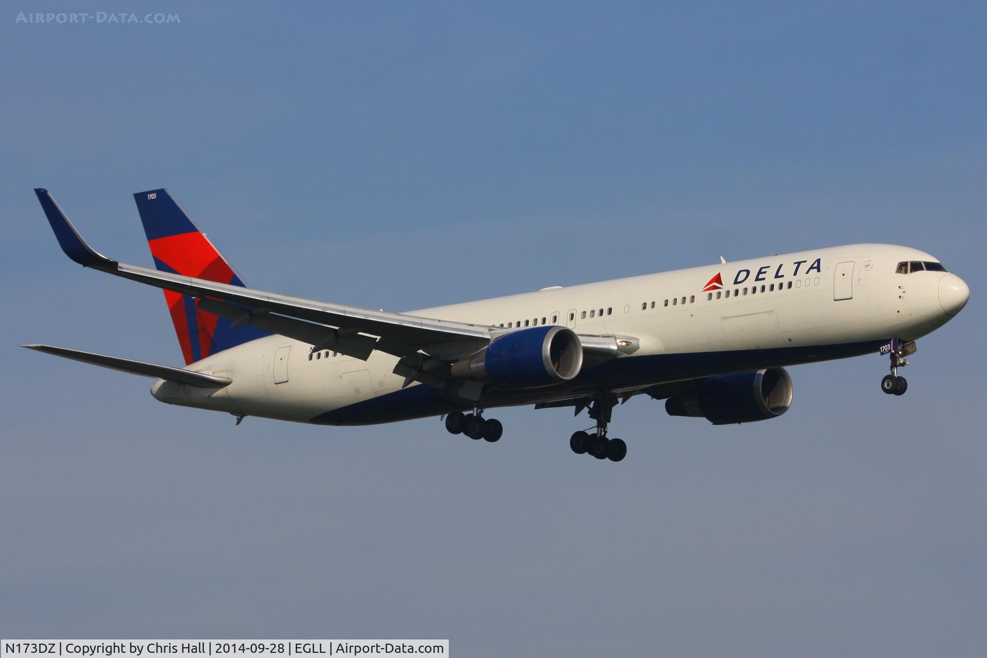 N173DZ, 1998 Boeing 767-332ER C/N 29692, Delta
