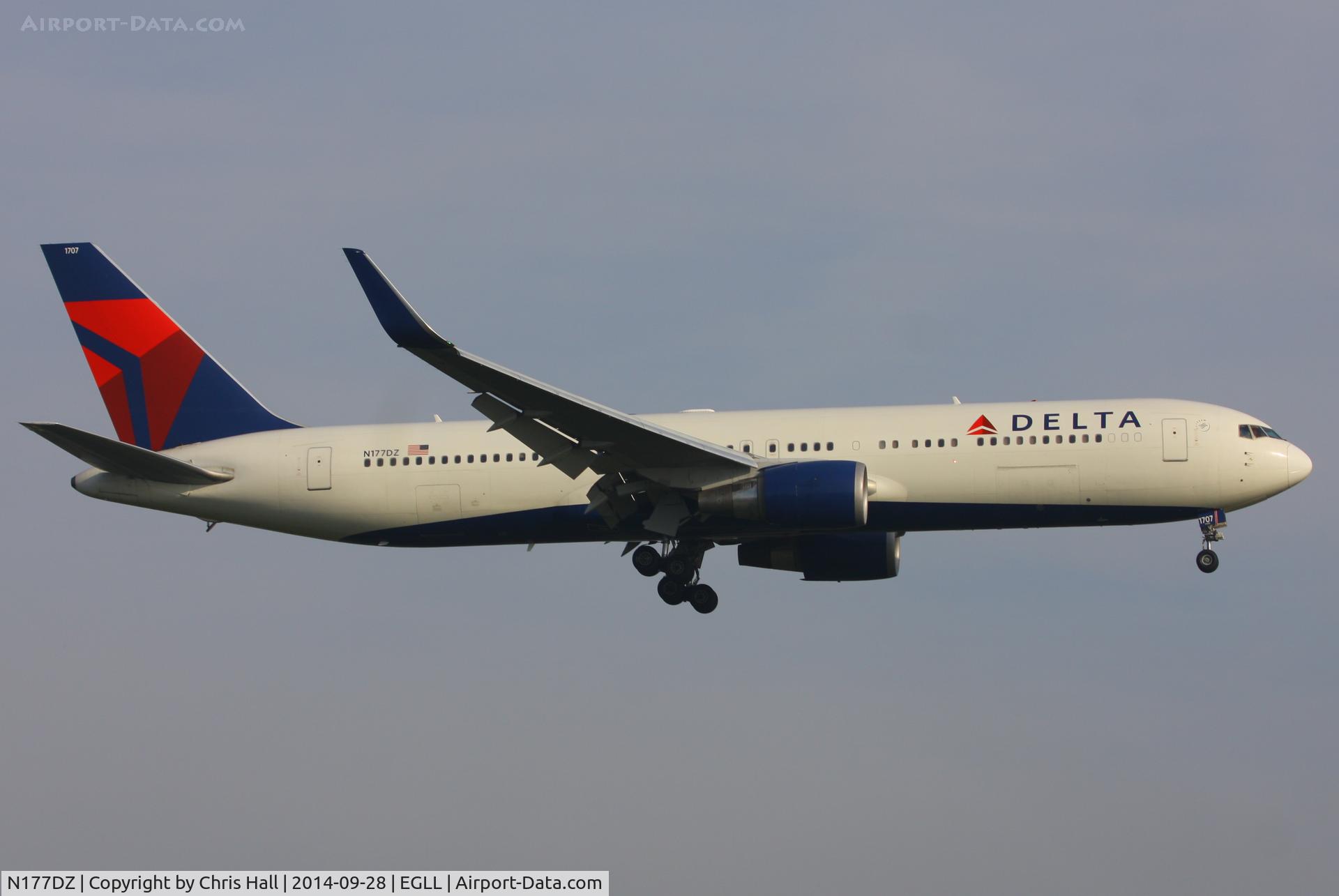 N177DZ, 1999 Boeing 767-332 C/N 29698, Delta