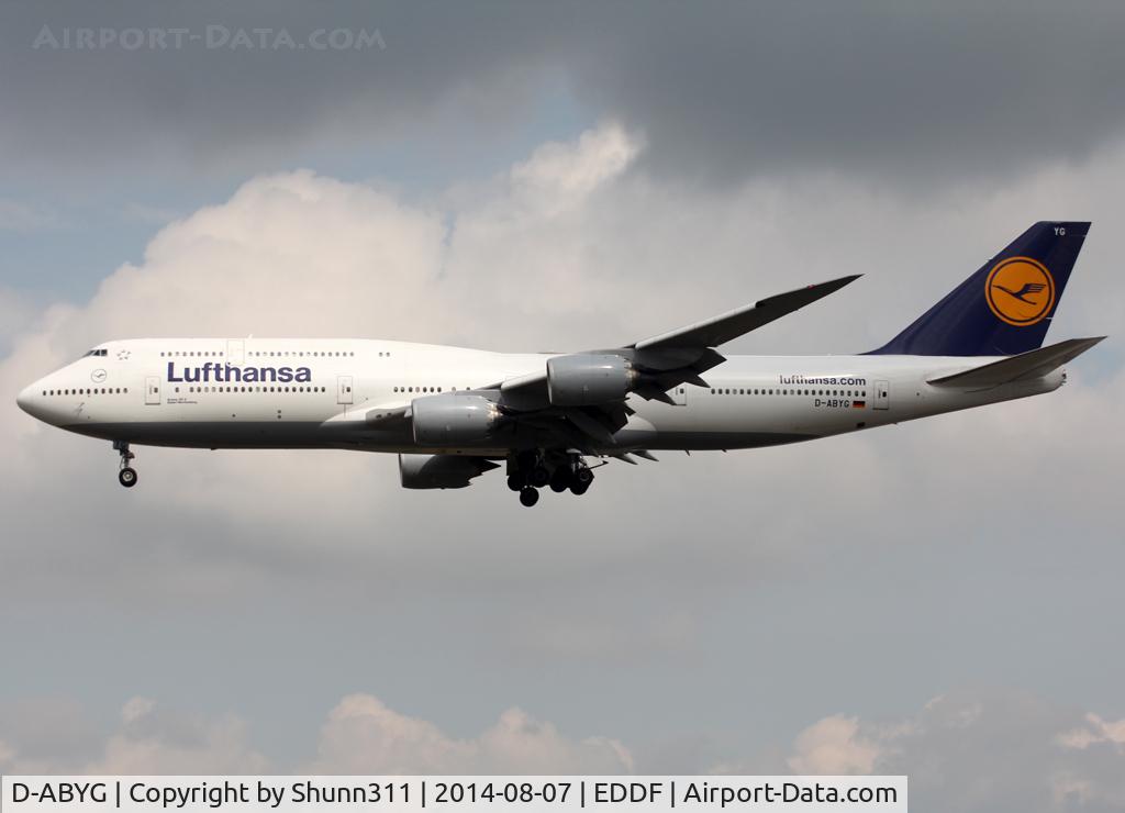 D-ABYG, 2013 Boeing 747-830 C/N 37831, Landing rwy 25L