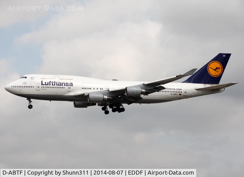 D-ABTF, 1991 Boeing 747-430M C/N 24967, Landing rwy 25L