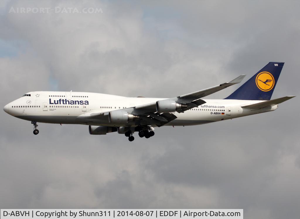 D-ABVH, 1991 Boeing 747-430 C/N 25045, Landing rwy 25L