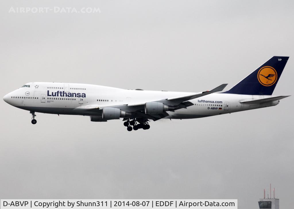D-ABVP, 1997 Boeing 747-430 C/N 28284, Landing rwy 25L