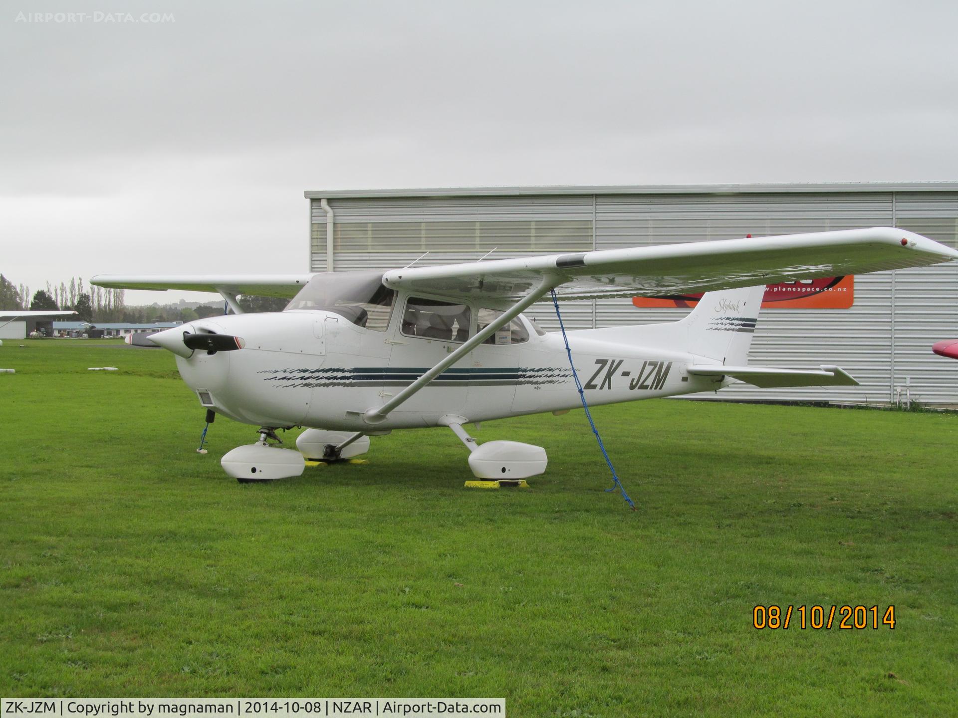 ZK-JZM, Cessna 172R C/N 172-80093, At Ardmore for sale.