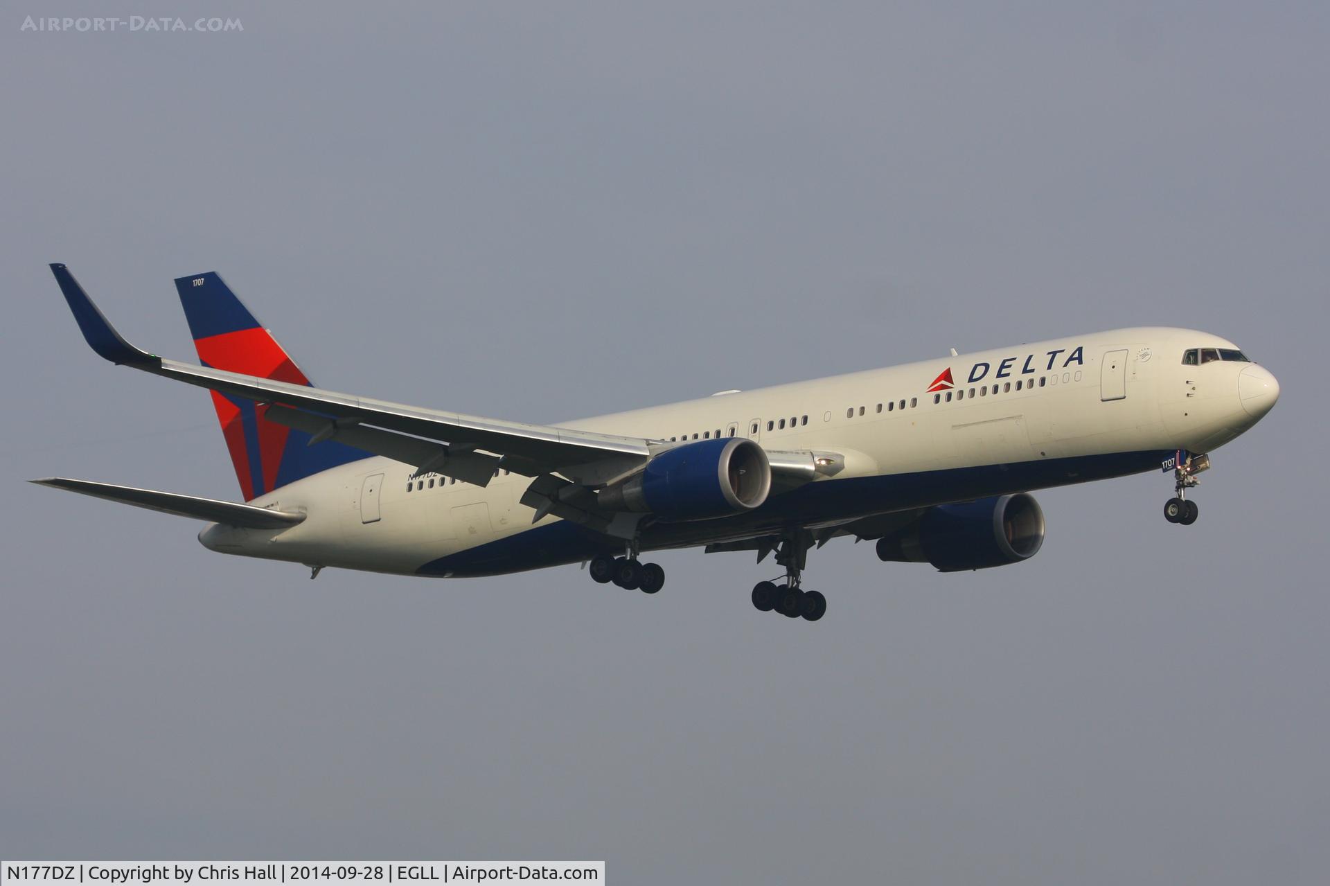 N177DZ, 1999 Boeing 767-332 C/N 29698, Delta