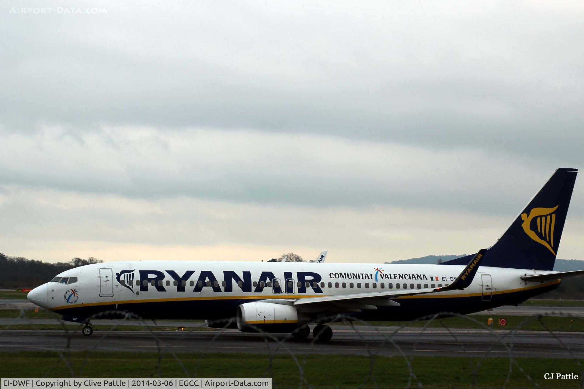 EI-DWF, 2007 Boeing 737-8AS C/N 33619, Manchester taxy to the gate