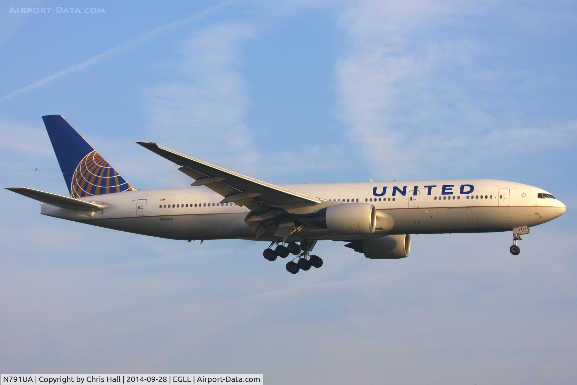 N791UA, 1997 Boeing 777-222 C/N 26933, United