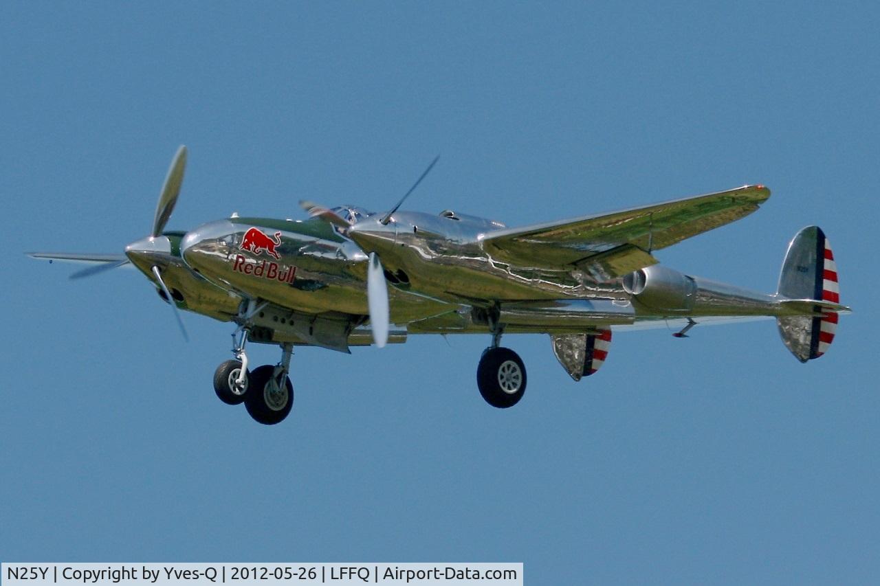 N25Y, 1944 Lockheed P-38L-5LO Lightning C/N AF44-53254, Lockheed P-38L Lightning (N25Y), La Ferté-Alais Airfield (LFFQ) Air Show 2012