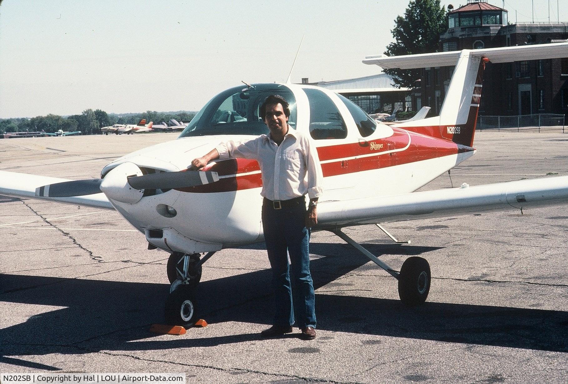 N202SB, Beech 77 Skipper C/N WA-22, Stevens Aviation, Bowman Field. Louisville, Kentucky 1983