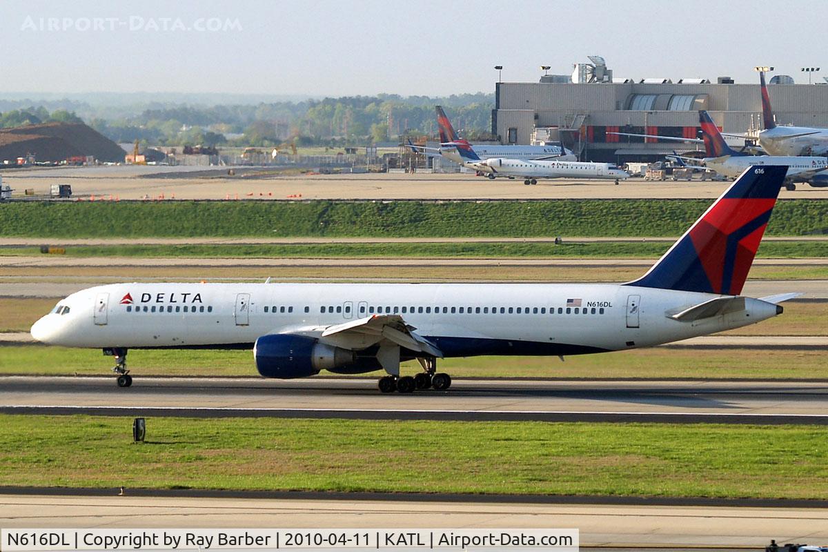 N616DL, 1986 Boeing 757-232 C/N 22823, Boeing 757-232 [22823] (Delta Air Lines) Atlanta-Hartsfield~N 11/04/2010