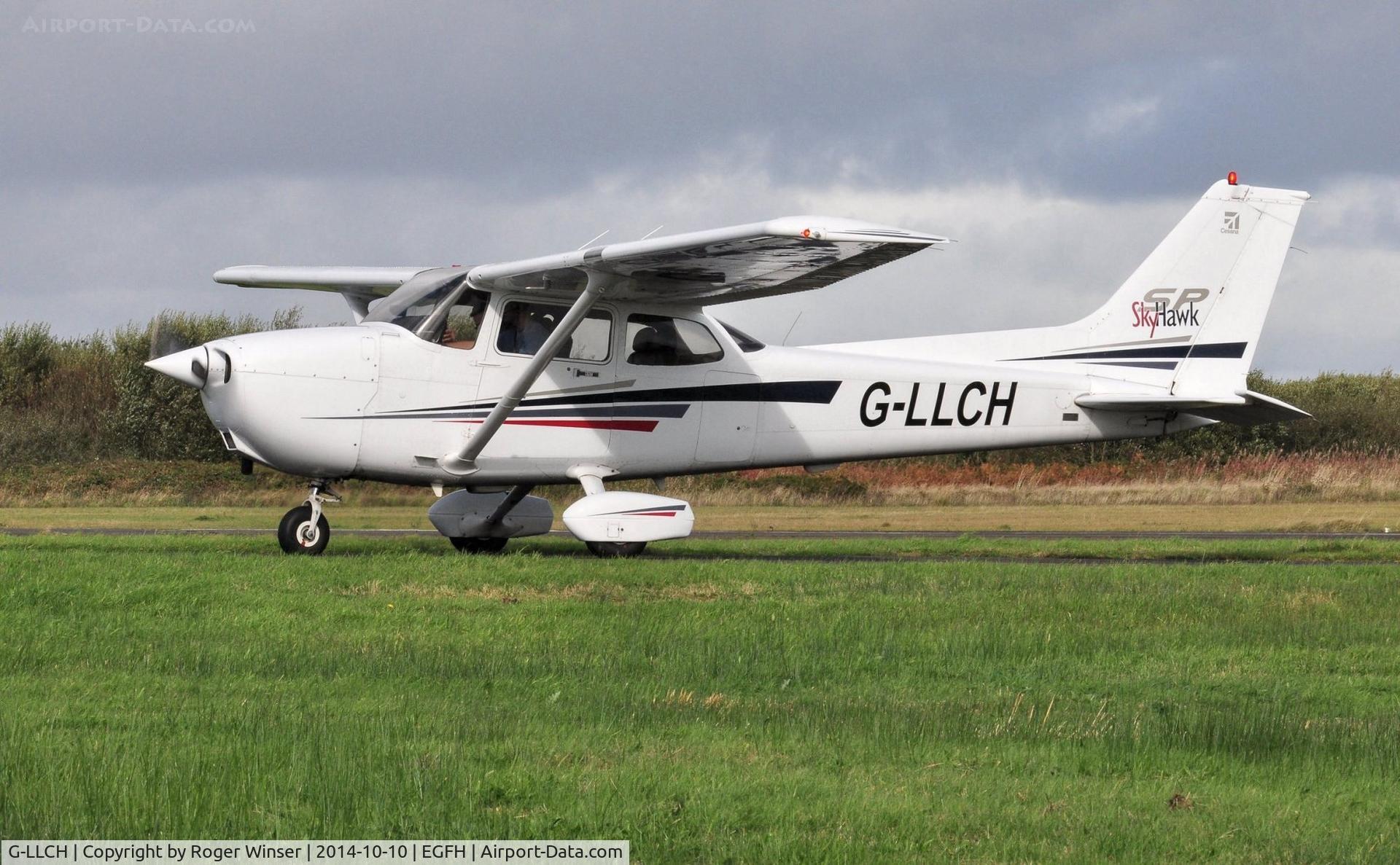 G-LLCH, 2001 Cessna 172S Skyhawk SP C/N 172S8822, Visiting Skyhawk SP.