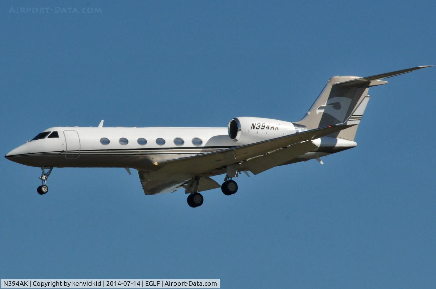 N394AK, 2001 Gulfstream Aerospace G-IV C/N 1470, Exec arrival.