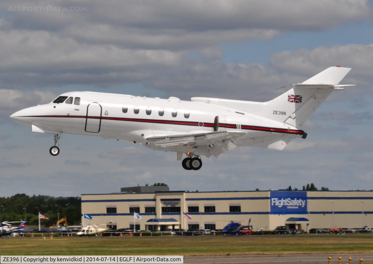 ZE396, British Aerospace BAe-125 CC.3 C/N 257211, VIP arrival.